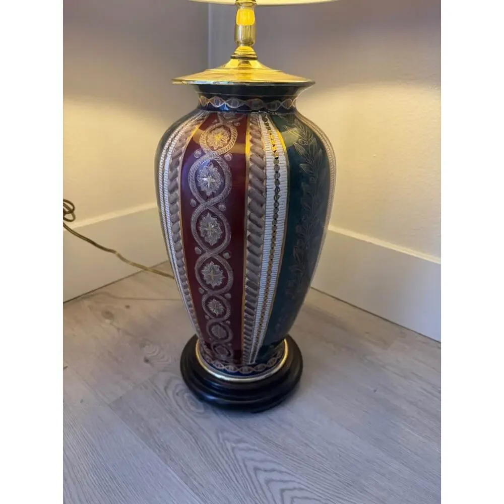 Vintage Florentine Chinoiserie Chinese-style Porcelain Table Lamp with Lampshade